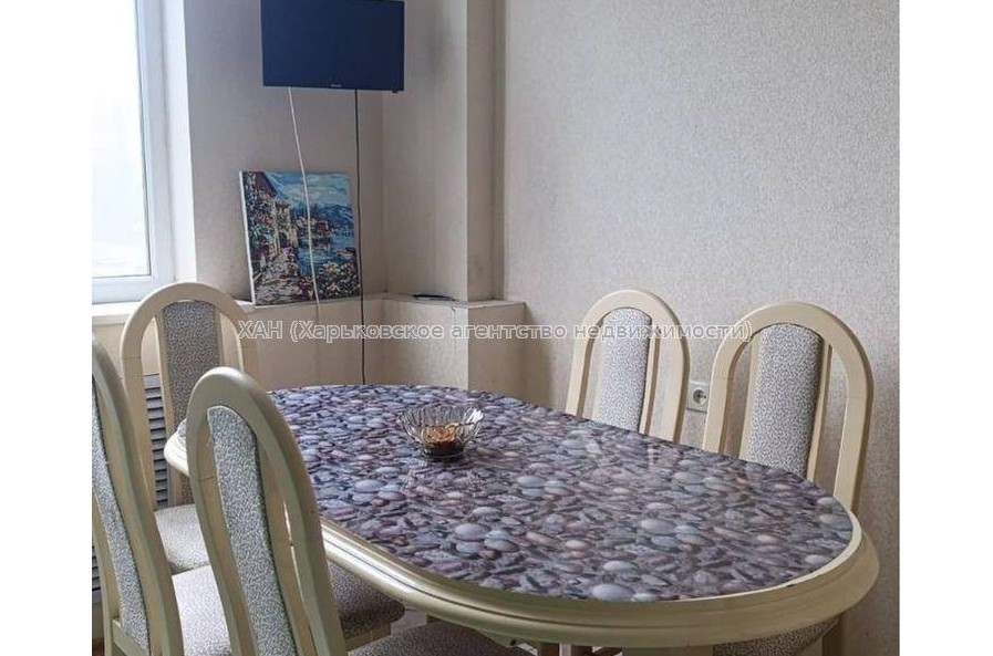 Продам квартиру, Александровский просп. , 2 кім., 64 м², капитальный ремонт 