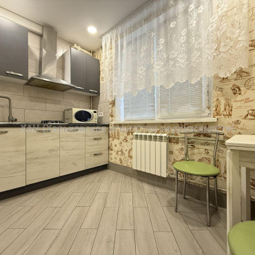 Продам квартиру, Леся Сердюка ул. , 38 , 2 кім., 44 м², евроремонт 