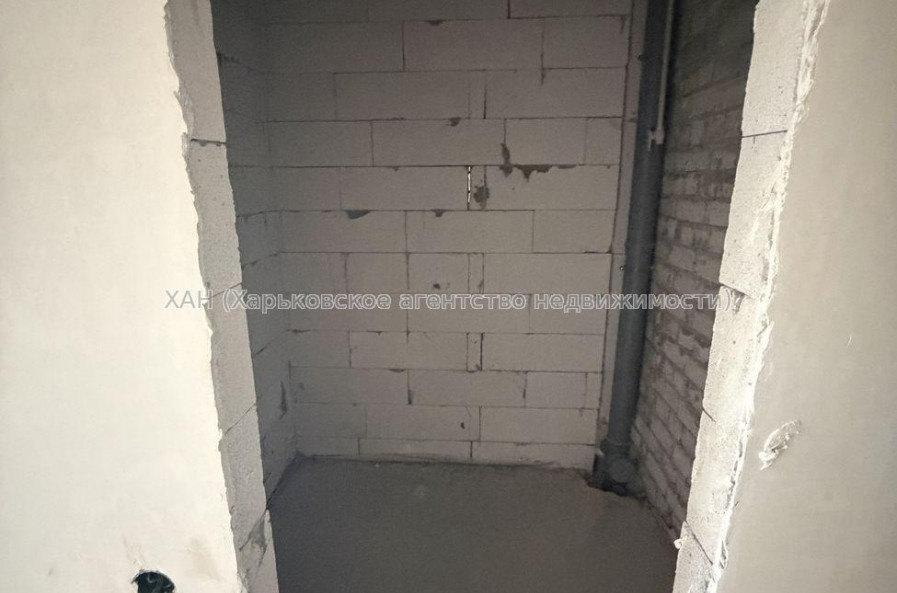 Продам квартиру, Фесенковская ул. , 1 кім., 20 м², без внутренних работ 