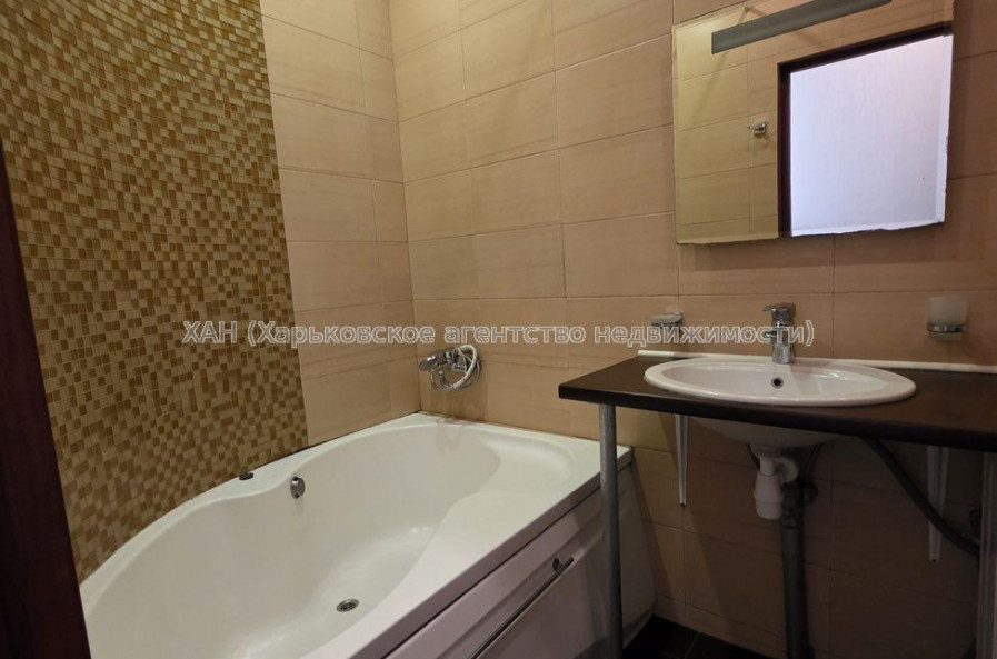 Продам квартиру, Алчевских ул. , 58 , 3 кім., 60 м², капитальный ремонт 