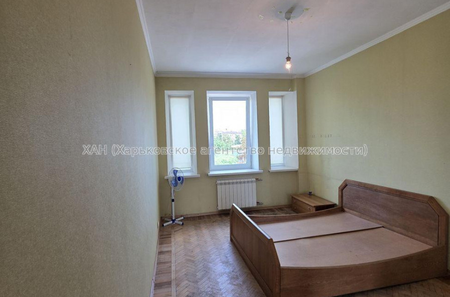 Продам квартиру, Алчевских ул. , 58 , 3 кім., 60 м², капитальный ремонт 