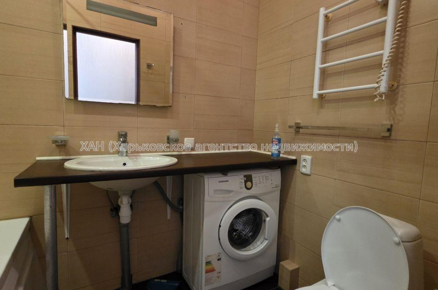 Продам квартиру, Алчевских ул. , 58 , 3 кім., 60 м², капитальный ремонт 