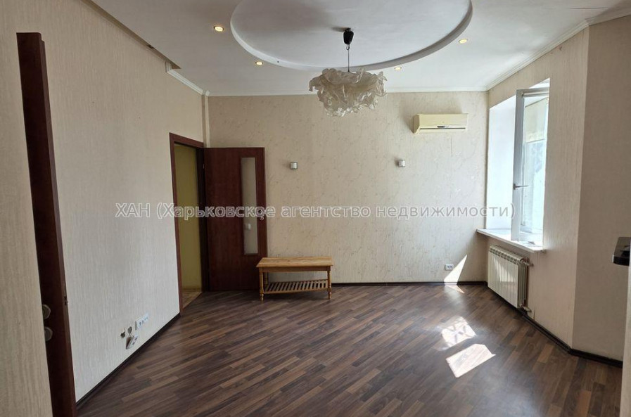 Продам квартиру, Алчевских ул. , 58 , 3 кім., 60 м², капитальный ремонт 