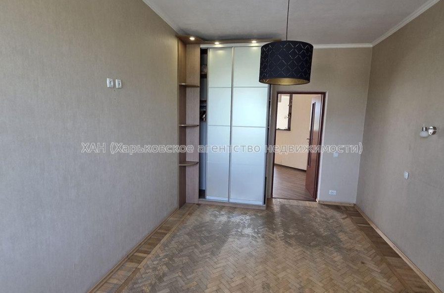 Продам квартиру, Алчевских ул. , 58 , 3 кім., 60 м², капитальный ремонт 