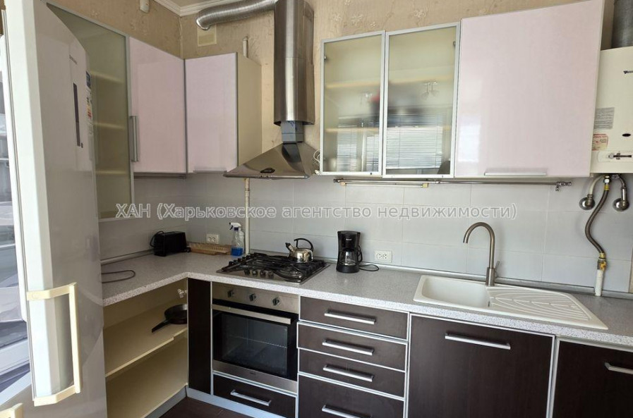 Продам квартиру, Алчевских ул. , 58 , 3 кім., 60 м², капитальный ремонт 