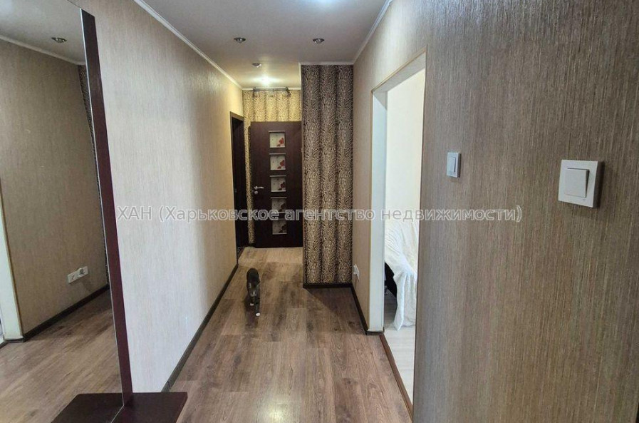 Продам квартиру, Ньютона ул. , 115/1 , 3 кім., 70 м², капитальный ремонт 