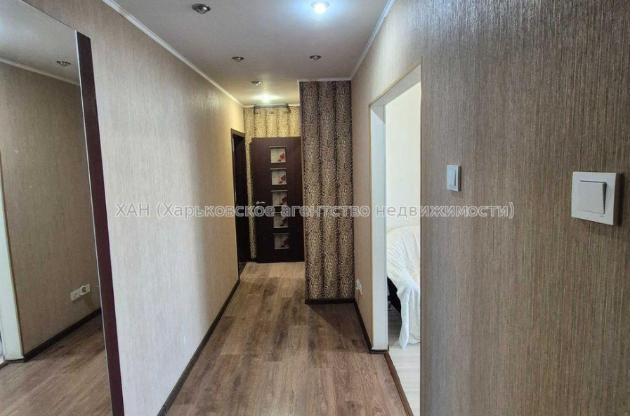 Продам квартиру, Ньютона ул. , 115/1 , 3 кім., 70 м², капитальный ремонт 