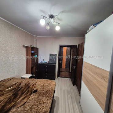 Продам квартиру, Ньютона ул. , 115/1 , 3 кім., 70 м², капитальный ремонт 