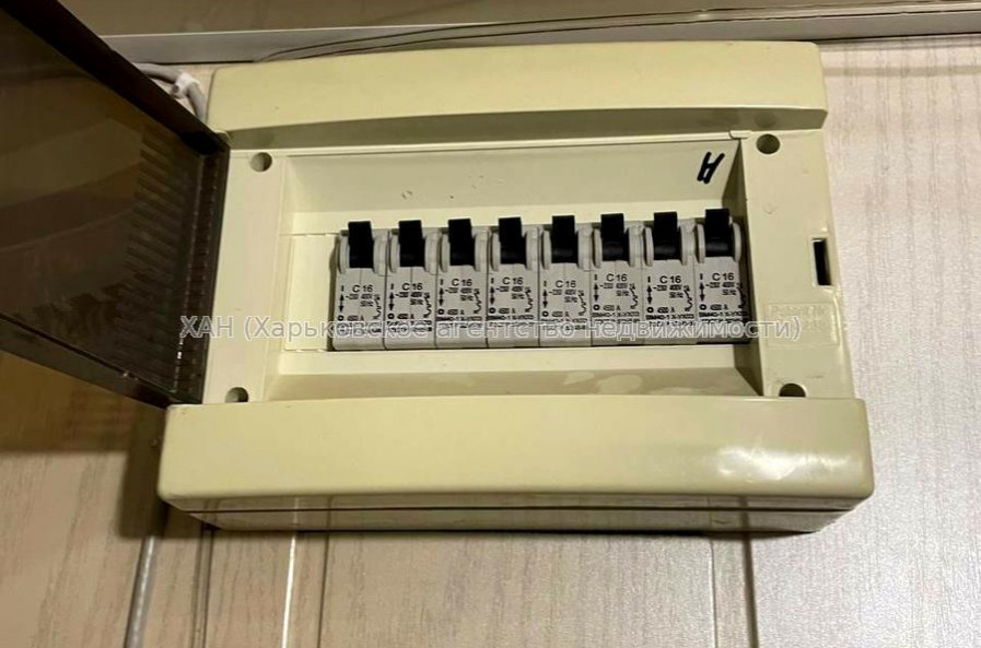 Продам квартиру, Деревянко ул. , 3Б , 3  ком., 65.20 м², капитальный ремонт 