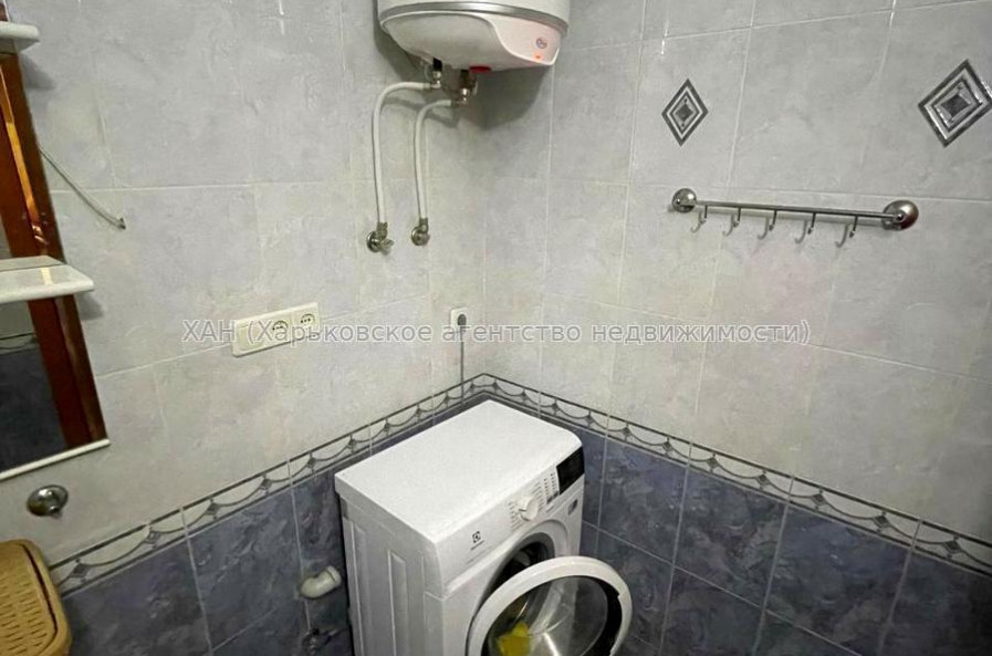 Продам квартиру, Деревянко ул. , 3Б , 3  ком., 65.20 м², капитальный ремонт 