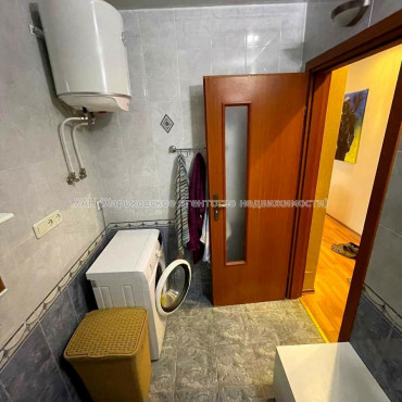 Продам квартиру, Деревянко ул. , 3Б , 3  ком., 65.20 м², капитальный ремонт 