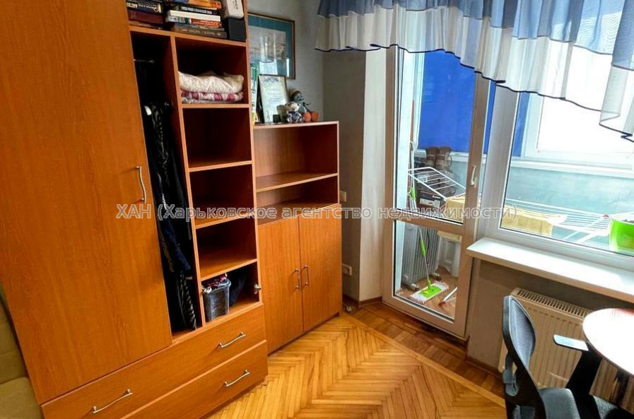 Продам квартиру, Деревянко ул. , 3Б , 3  ком., 65.20 м², капитальный ремонт 
