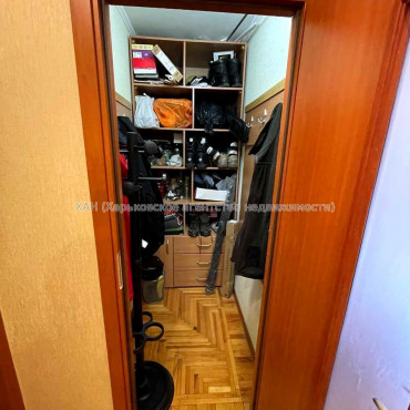 Продам квартиру, Деревянко ул. , 3Б , 3  ком., 65.20 м², капитальный ремонт 