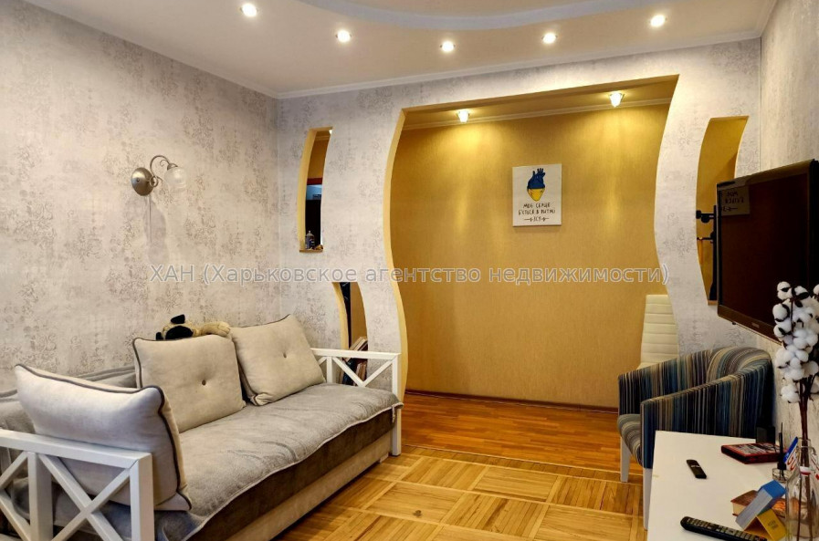 Продам квартиру, Деревянко ул. , 3Б , 3  ком., 65.20 м², капитальный ремонт 