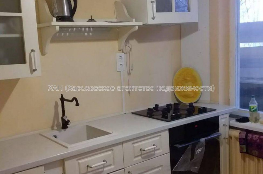 Продам квартиру, Михаила Комарова ул. , 1 кім., 30 м², косметический ремонт 