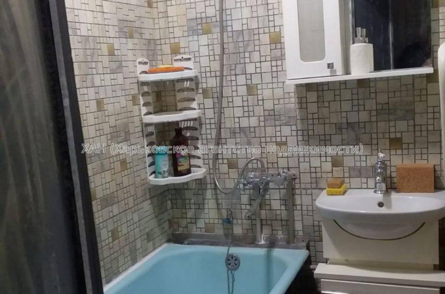 Продам квартиру, Михаила Комарова ул. , 1 кім., 30 м², косметический ремонт 