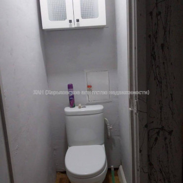 Продам квартиру, Михаила Комарова ул. , 1 кім., 30 м², косметический ремонт 