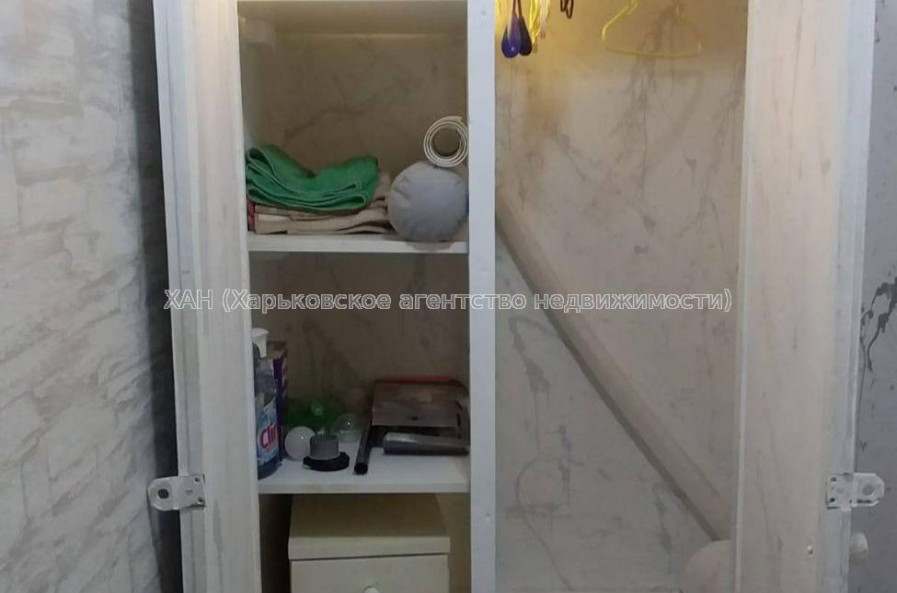 Продам квартиру, Михаила Комарова ул. , 1 кім., 30 м², косметический ремонт 