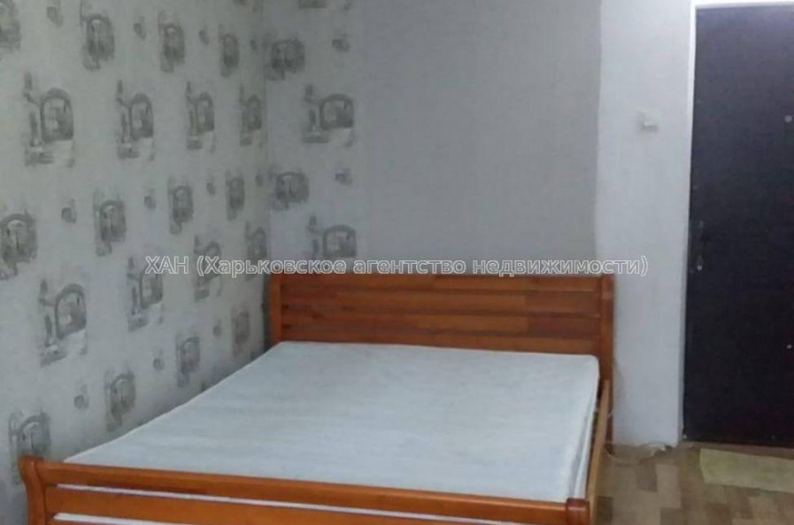 Продам квартиру, Михаила Комарова ул. , 1 кім., 30 м², косметический ремонт 