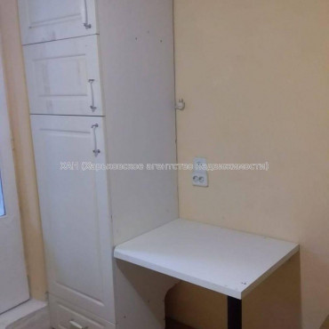 Продам квартиру, Михаила Комарова ул. , 1 кім., 30 м², косметический ремонт 