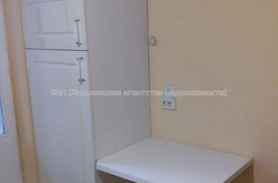 Продам квартиру, Михаила Комарова ул. , 1 кім., 30 м², косметический ремонт 