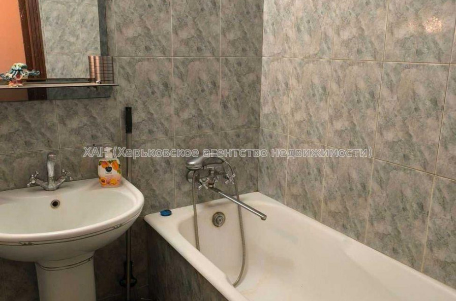 Продам квартиру, Людвига Свободы просп. , 1 кім., 29 м², косметический ремонт 