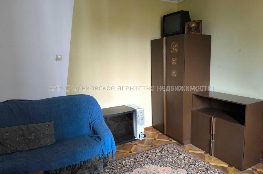 Продам квартиру, Людвига Свободы просп. , 1 кім., 29 м², косметический ремонт 