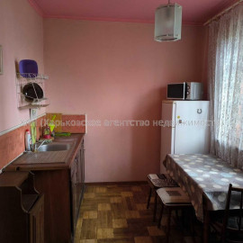 Продам квартиру, Людвига Свободы просп. , 1 кім., 29 м², косметический ремонт