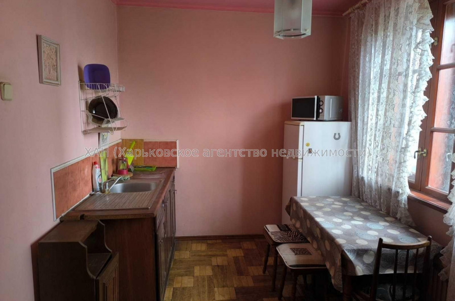 Продам квартиру, Людвига Свободы просп. , 1 кім., 29 м², косметический ремонт 