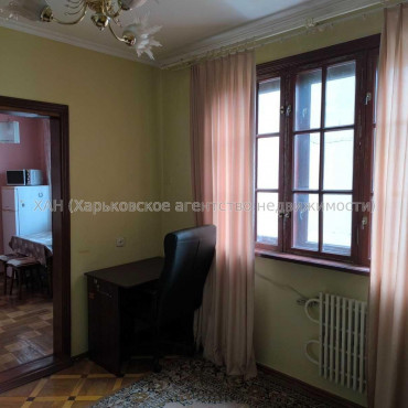 Продам квартиру, Людвига Свободы просп. , 1 кім., 29 м², косметический ремонт 