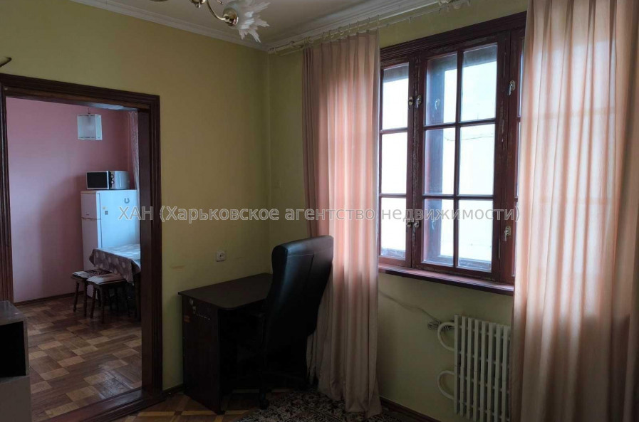 Продам квартиру, Людвига Свободы просп. , 1 кім., 29 м², косметический ремонт 