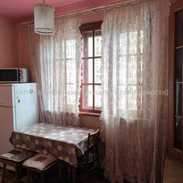 Продам квартиру, Людвига Свободы просп. , 1 кім., 29 м², косметический ремонт 