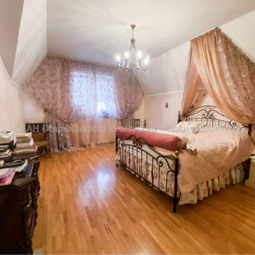 Продам будинок, Пригородный 5-й въезд , 501 м², 6 соток, капитальный ремонт 