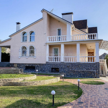 Продам будинок, Пригородный 5-й въезд , 501 м², 6 соток, капитальный ремонт 