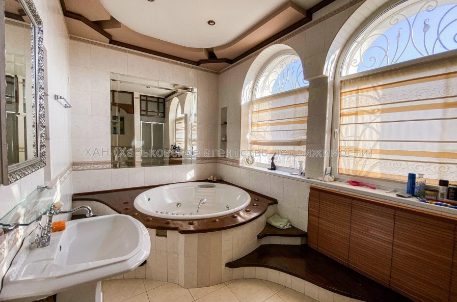 Продам будинок, Пригородный 5-й въезд , 501 м², 6 соток, капитальный ремонт 