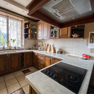 Продам будинок, Пригородный 5-й въезд , 501 м², 6 соток, капитальный ремонт 