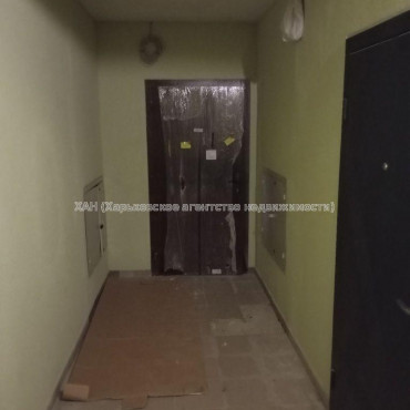 Продам квартиру, Мира ул. , 3 кім., 79 м², без отделочных работ 