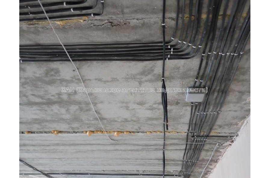 Продам квартиру, Мира ул. , 3 кім., 79 м², без отделочных работ 