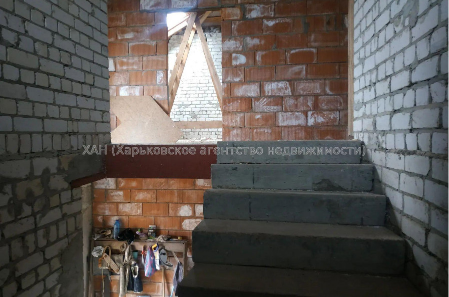 Продам будинок, Гагарина ул. , 300 м², 10 соток, без отделочных работ 