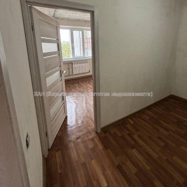 Продам квартиру, Соборности Украины ул. , 3 кім., 67.60 м², капитальный ремонт 