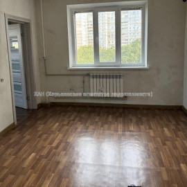 Продам квартиру, Соборности Украины ул. , 3 кім., 67.60 м², капитальный ремонт