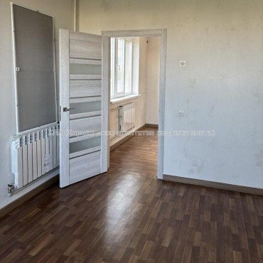 Продам квартиру, Соборности Украины ул. , 3 кім., 67.60 м², капитальный ремонт 