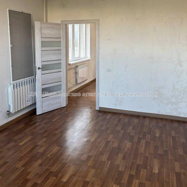 Продам квартиру, Соборности Украины ул. , 3 кім., 67.60 м², капитальный ремонт 