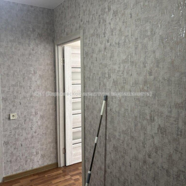 Продам квартиру, Соборности Украины ул. , 3 кім., 67.60 м², капитальный ремонт 