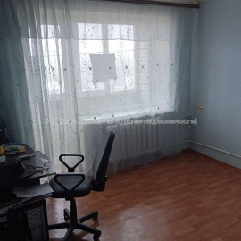 Продам квартиру, Кулиничевская ул. , 4 кім., 80 м², косметический ремонт