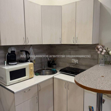 Продам квартиру, Салтовское шоссе , 1  ком., 21 м², советский ремонт 