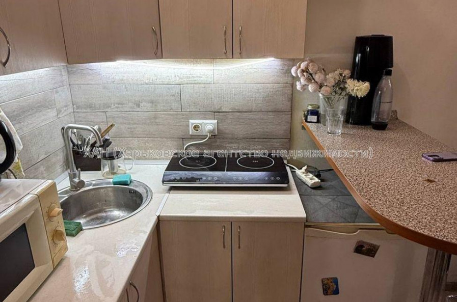 Продам квартиру, Салтовское шоссе , 1  ком., 21 м², советский ремонт 