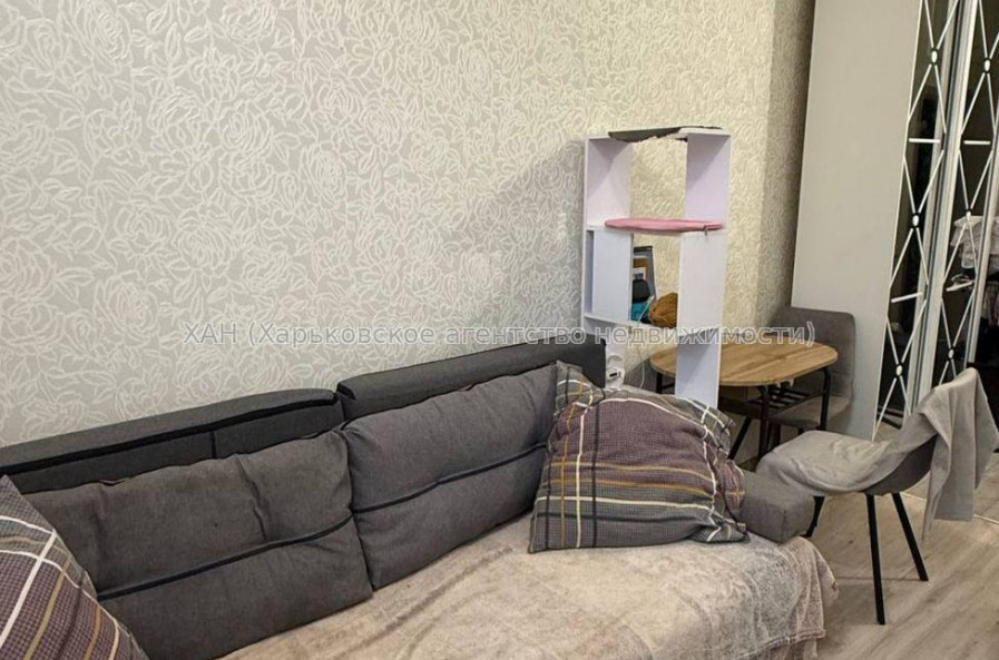 Продам квартиру, Салтовское шоссе , 1  ком., 21 м², советский ремонт 