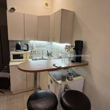 Продам квартиру, Салтовское шоссе , 1  ком., 21 м², советский ремонт 