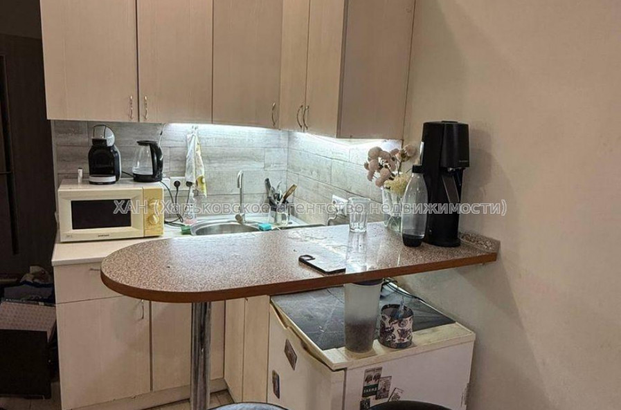 Продам квартиру, Салтовское шоссе , 1  ком., 21 м², советский ремонт 